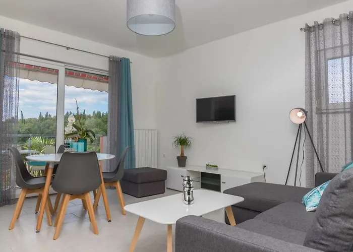 Апартаменты Zorica Драмаль